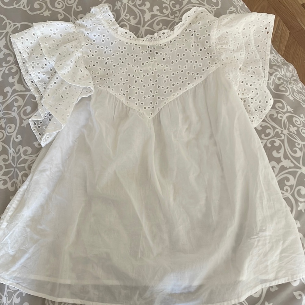 Cute white summery linen top with eyelets